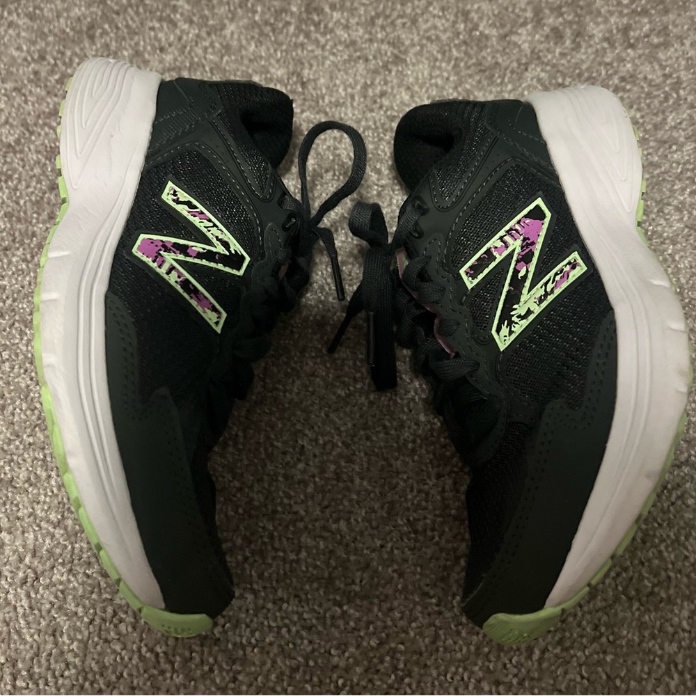 New Balance Black and Pink Sneakers with Green Accents - Picture 4 of 5